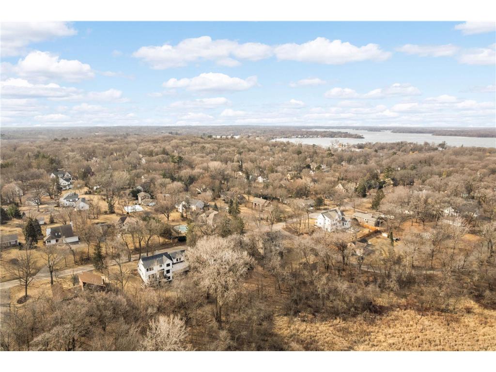 18800 Highland Avenue Deephaven MN 55391 - Louise 7054736 image5