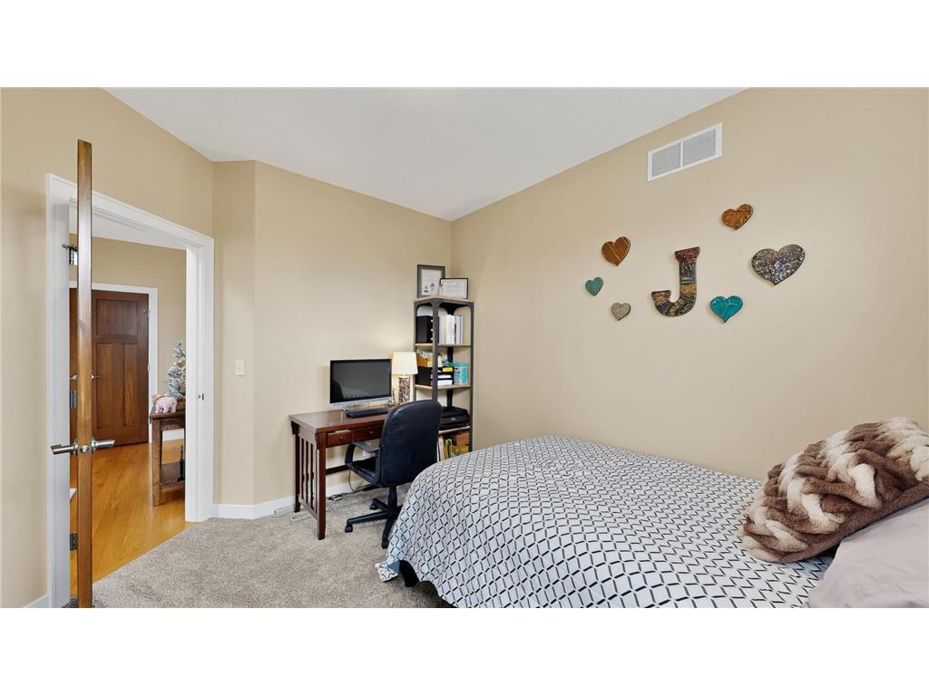 1882 Kerry Drive NE Rochester MN 55906 6770046 image5