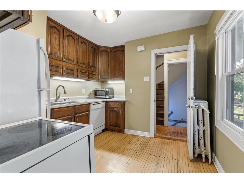 1883 Saint Clair Avenue Saint Paul MN 55105 7089999 image11