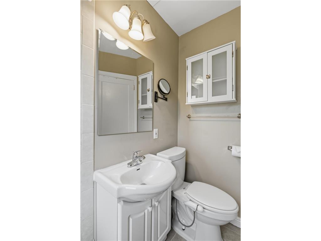 1883 Saint Clair Avenue Saint Paul MN 55105 7089999 image18