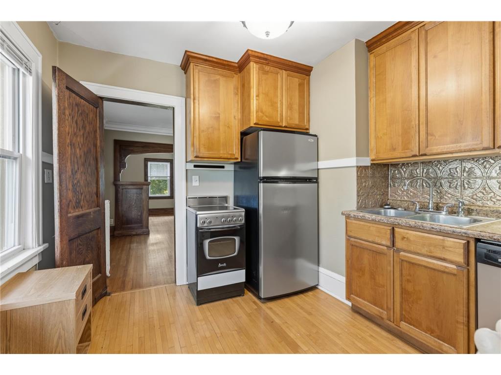 1883 Saint Clair Avenue Saint Paul MN 55105 7089999 image24
