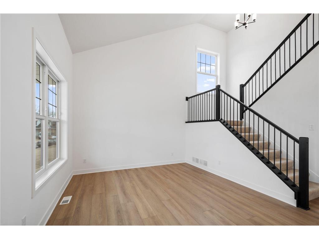 1884 Royal Boulevard N Lake Elmo MN 55042 7000905 image11