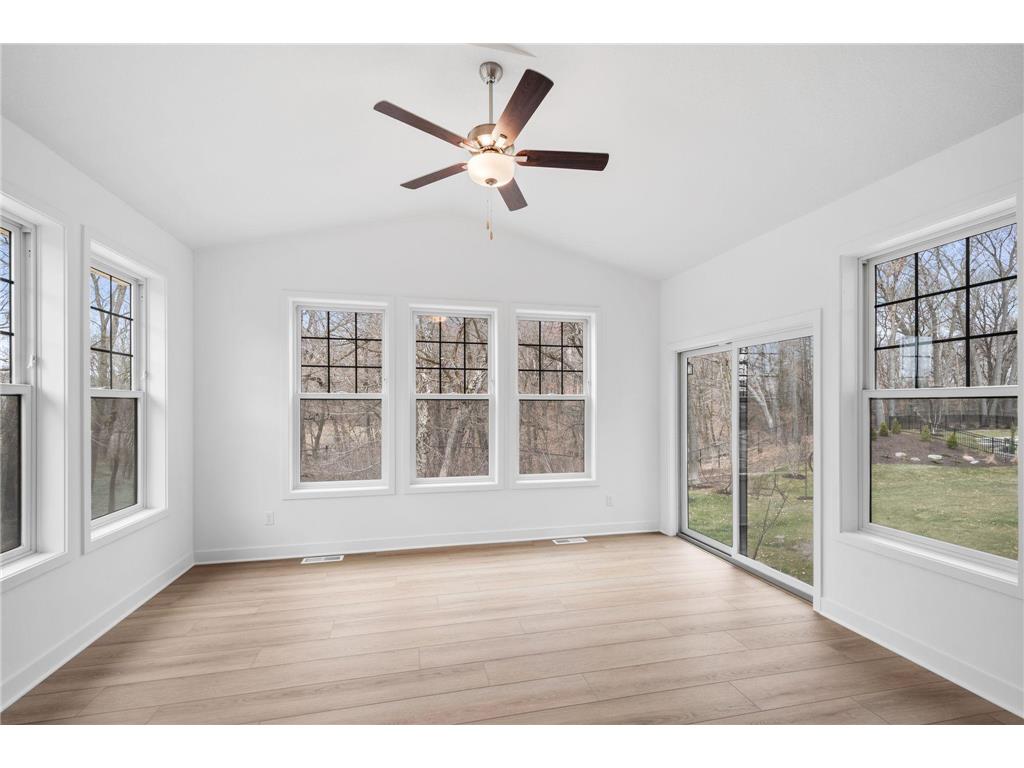 1884 Royal Boulevard N Lake Elmo MN 55042 7000905 image12