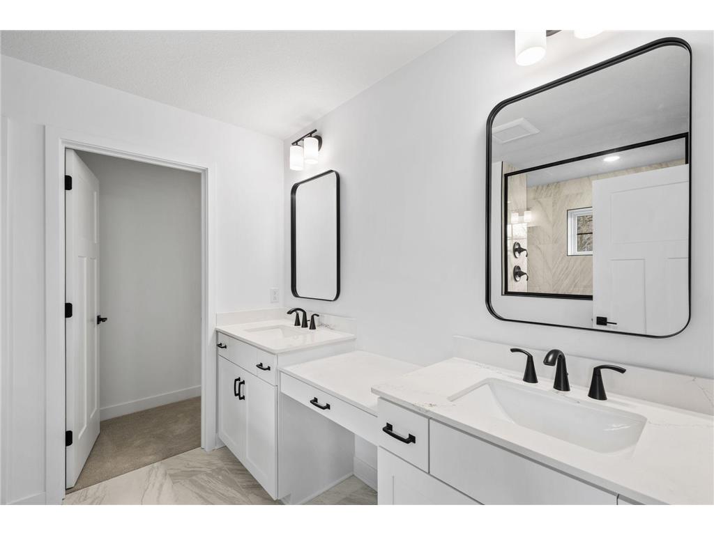 1884 Royal Boulevard N Lake Elmo MN 55042 7000905 image16