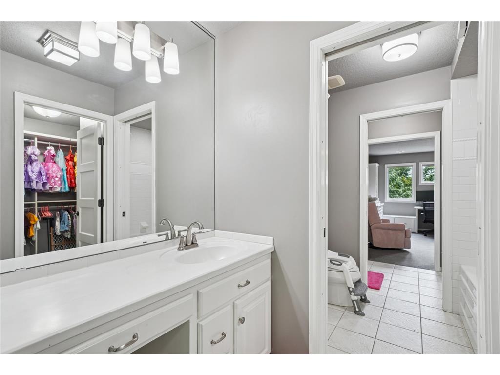 18844 Bearpath Trail Eden Prairie MN 55347 6782168 image41