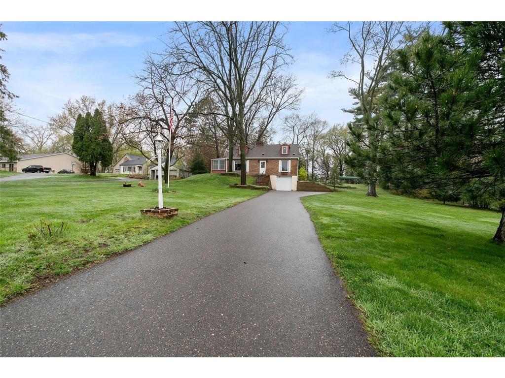 1885 Howard Street N Maplewood MN 55109 6514614 image1