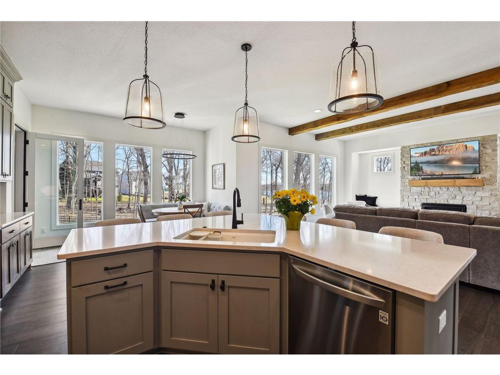 1886 Della Drive Chanhassen MN 55317 7034979 image19