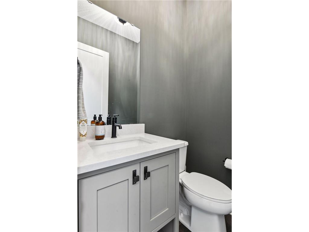 1886 Della Drive Chanhassen MN 55317 7034979 image28