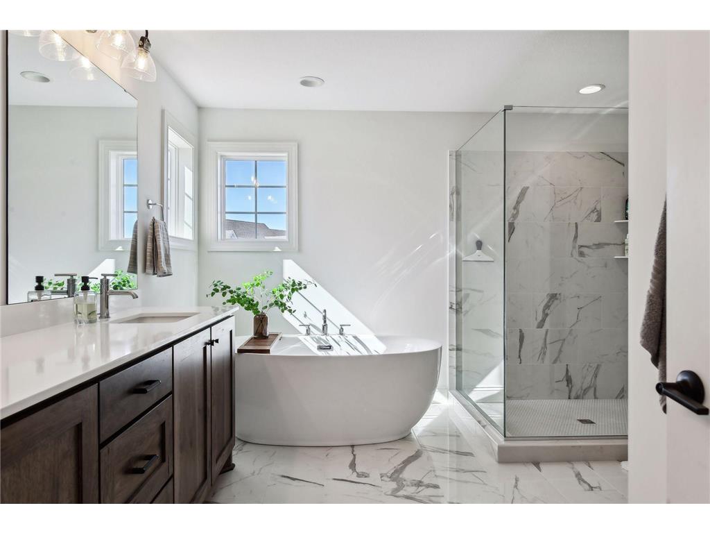 1886 Della Drive Chanhassen MN 55317 7034979 image35
