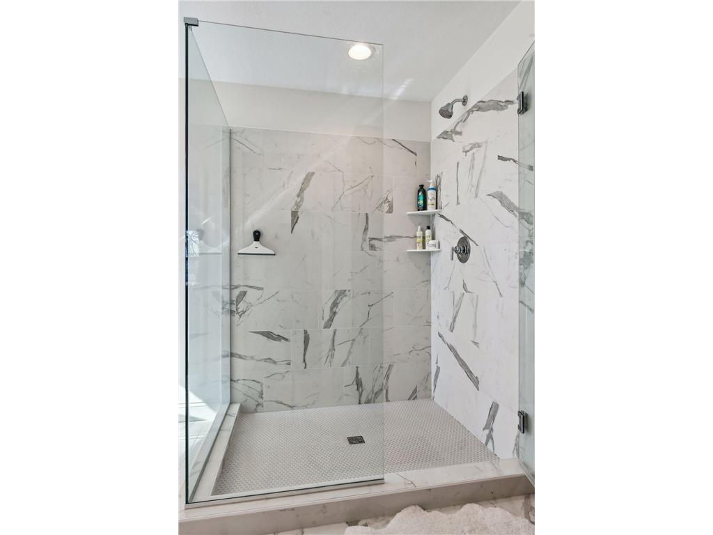 1886 Della Drive Chanhassen MN 55317 7034979 image38