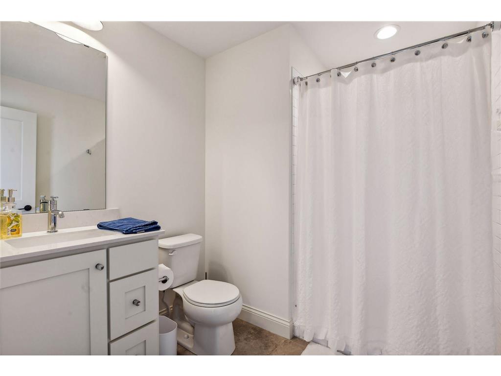 1886 Della Drive Chanhassen MN 55317 7034979 image42
