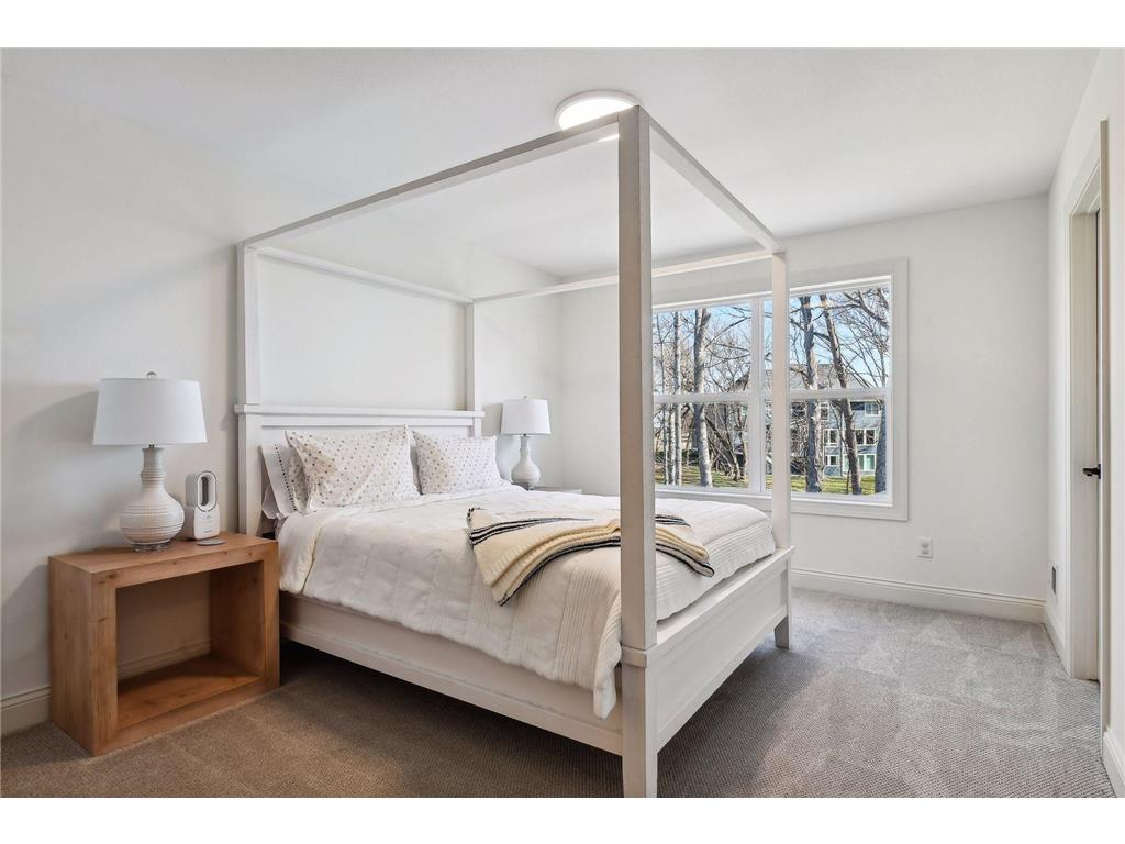 1886 Della Drive Chanhassen MN 55317 7034979 image43