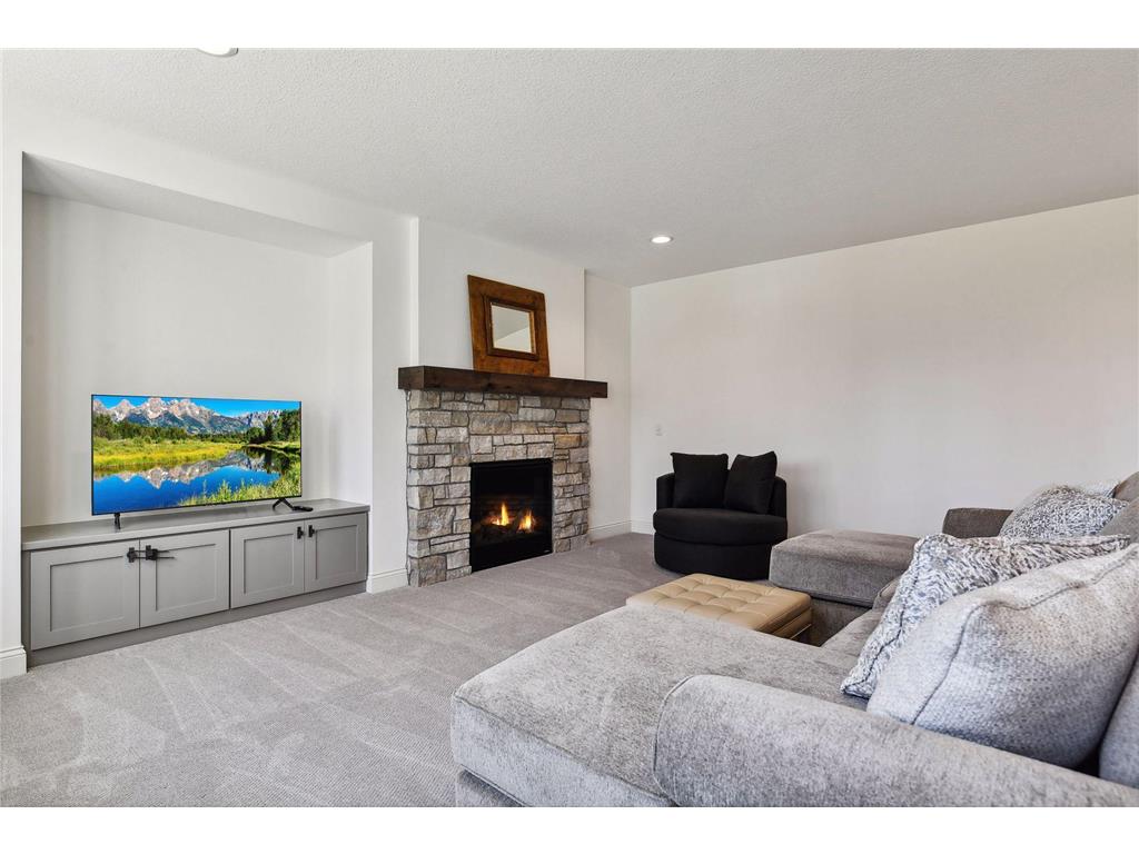1886 Della Drive Chanhassen MN 55317 7034979 image50