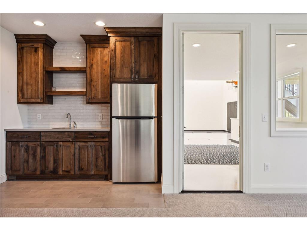 1886 Della Drive Chanhassen MN 55317 7034979 image53