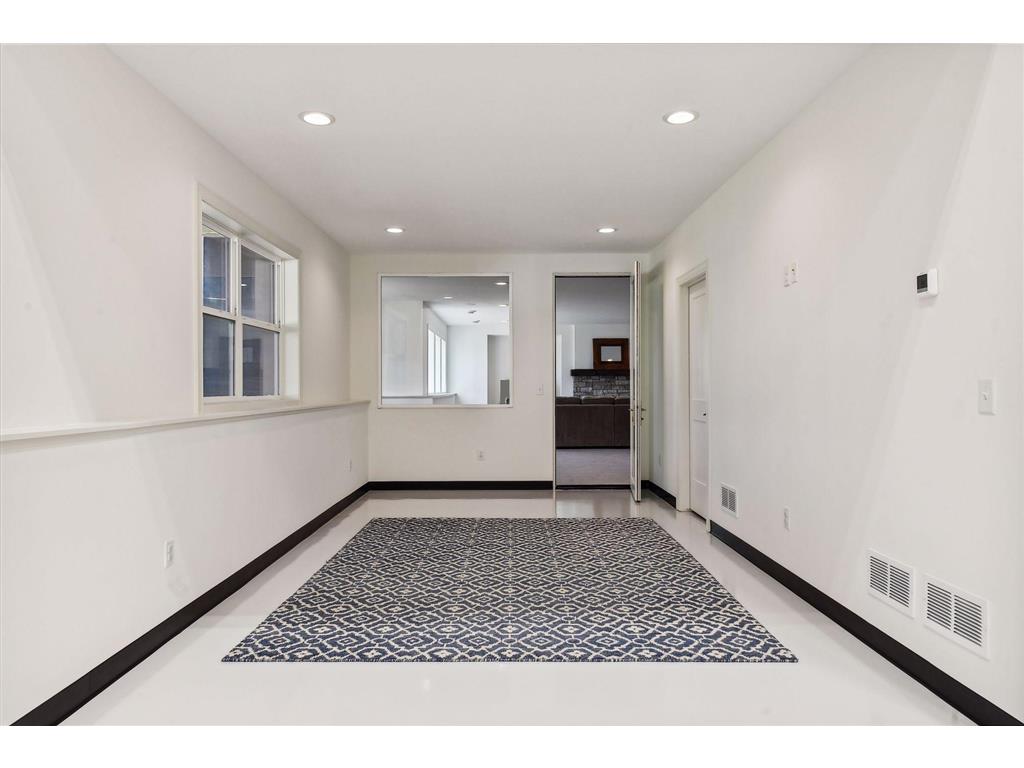 1886 Della Drive Chanhassen MN 55317 7034979 image56