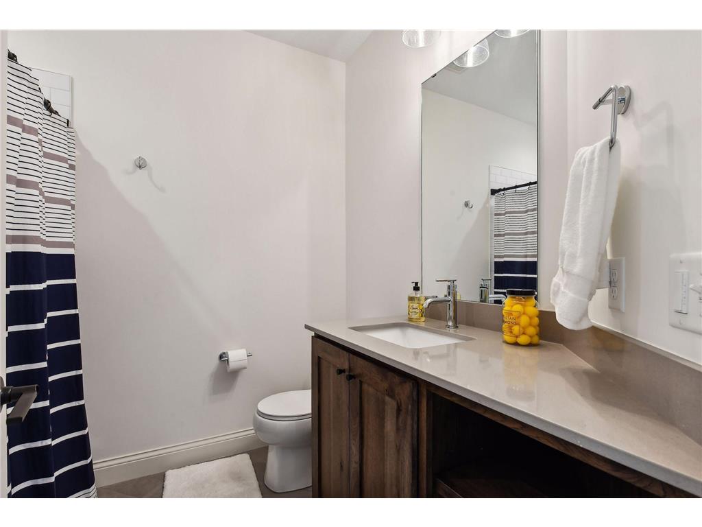 1886 Della Drive Chanhassen MN 55317 7034979 image58