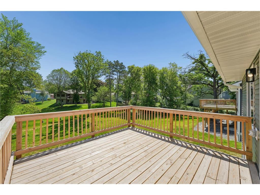 1886 Desoto Street N Maplewood MN 55117 7085813 image11