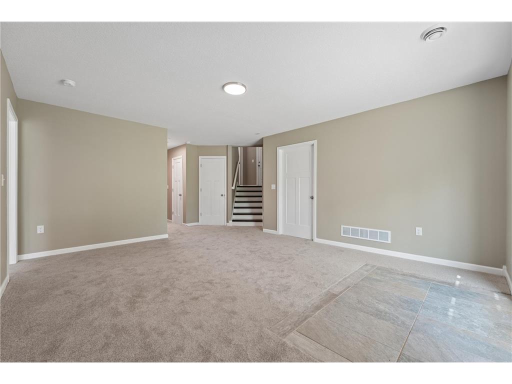 1886 Desoto Street N Maplewood MN 55117 7085813 image7