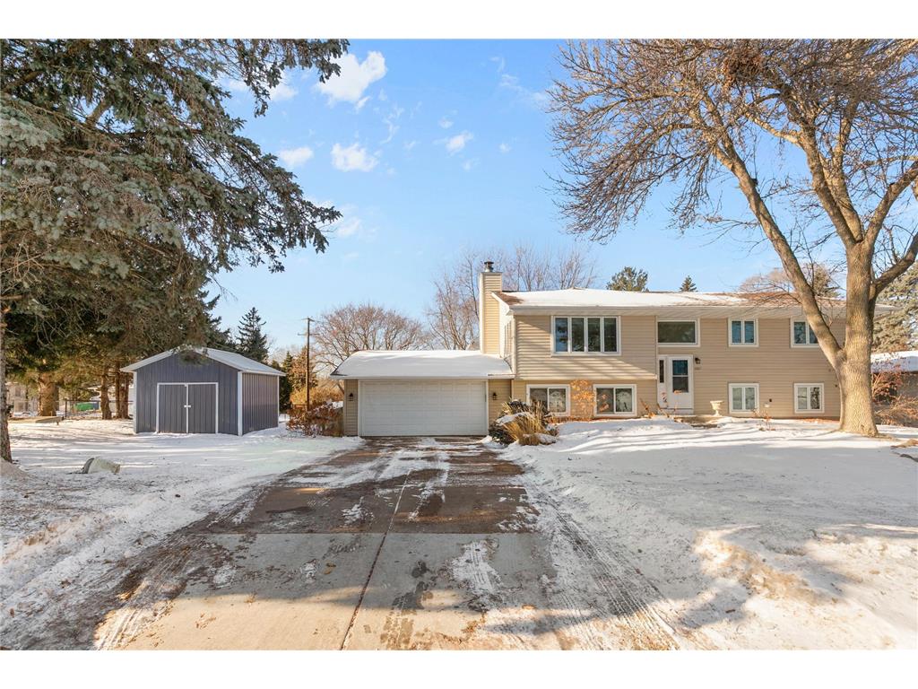 1887 Lakewood Drive N Maplewood MN 55109 7001920 image1