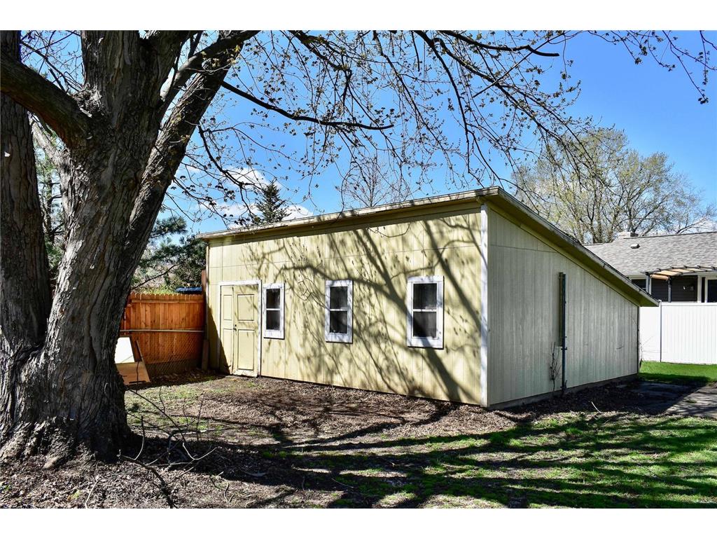 1888 Gilmore Avenue Winona MN 55987 7068974 image20