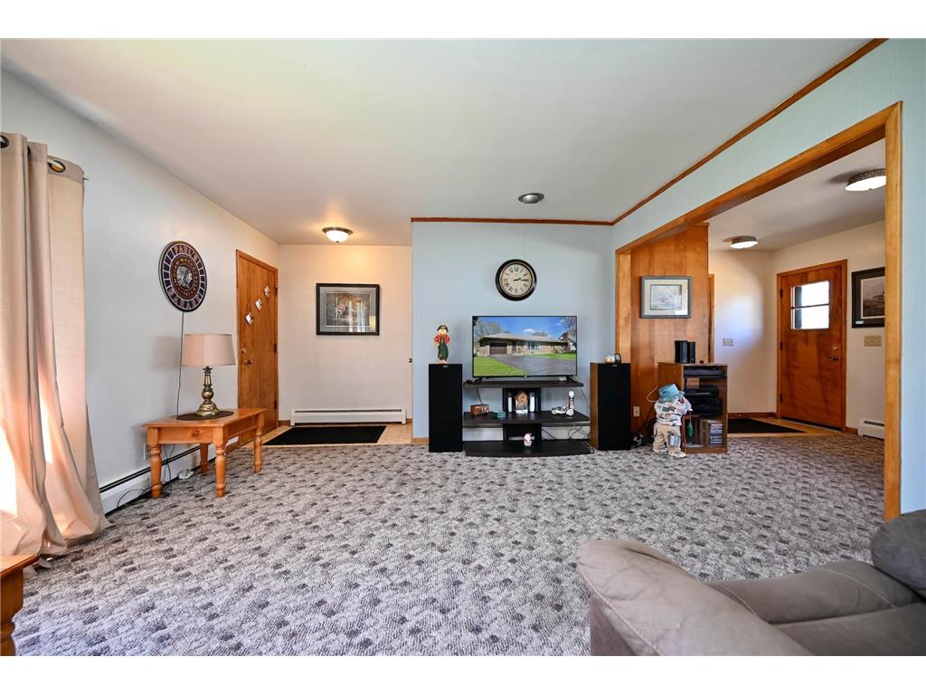 1888 Gilmore Avenue Winona MN 55987 7068974 image3