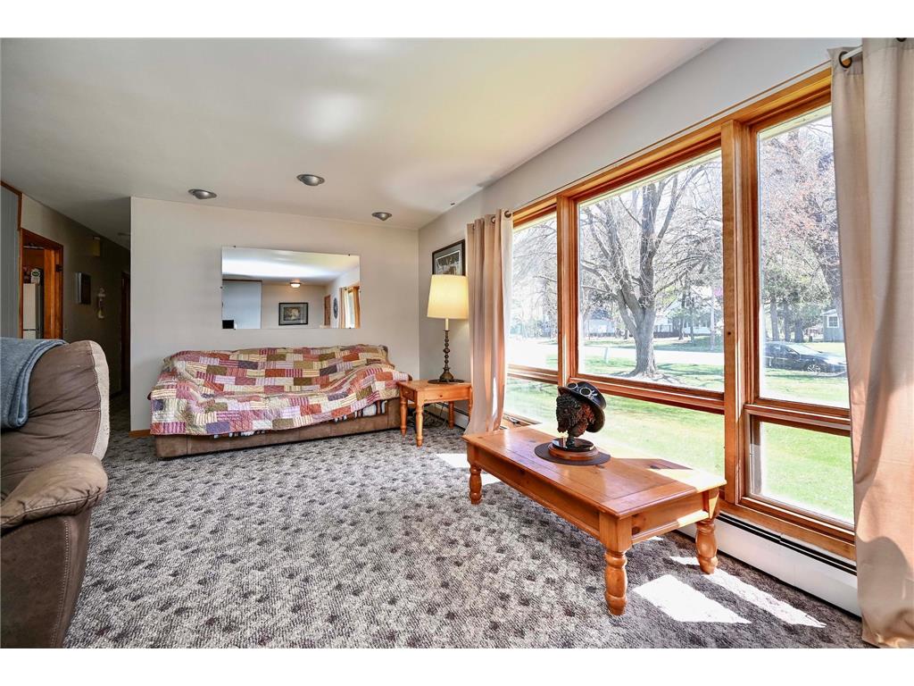 1888 Gilmore Avenue Winona MN 55987 7068974 image4