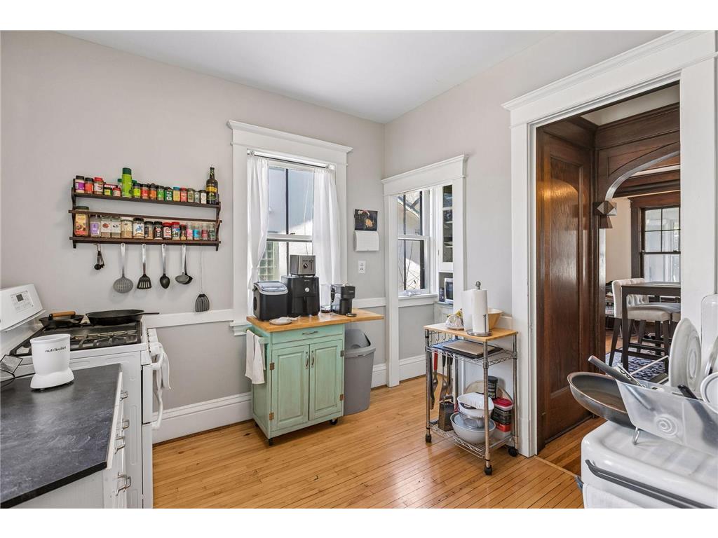 1888 Goodrich Avenue Saint Paul MN 55105 7047000 image20