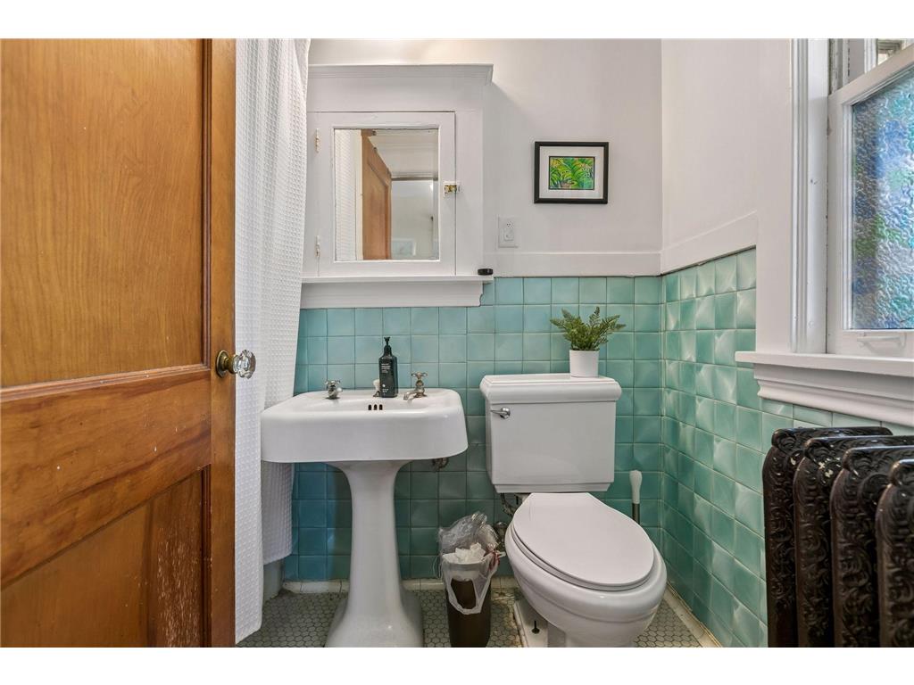 1888 Goodrich Avenue Saint Paul MN 55105 7047000 image28