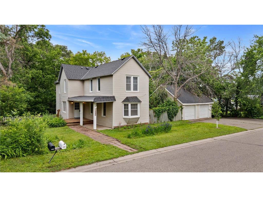 1889 Clarence Street Maplewood MN 55109 6736977 image1