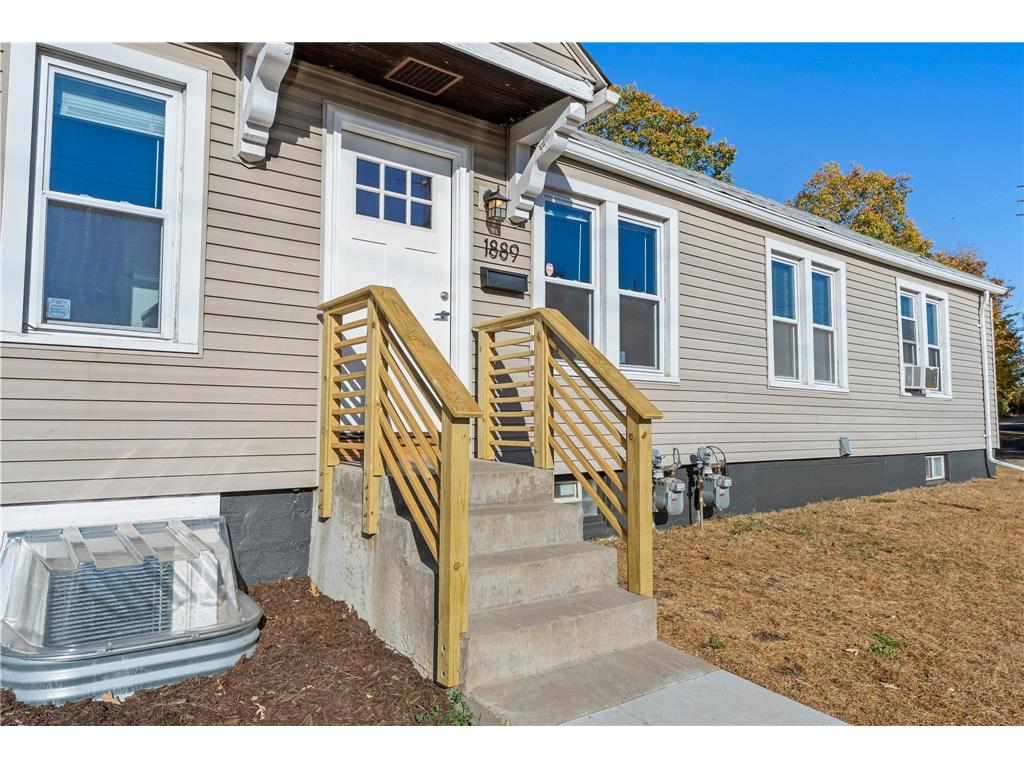 1889 Saint Anthony Avenue Saint Paul MN 55104 6624388 image1