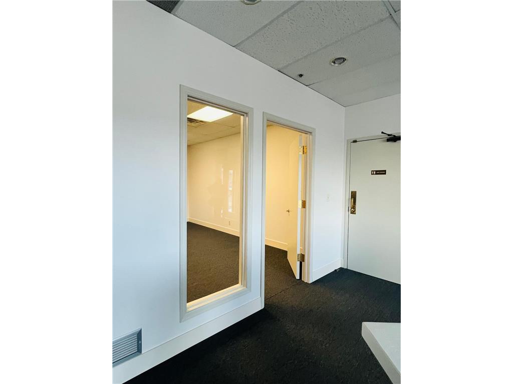 1890 Wooddale Drive #Suite 100 Woodbury MN 55125 6689367 image8