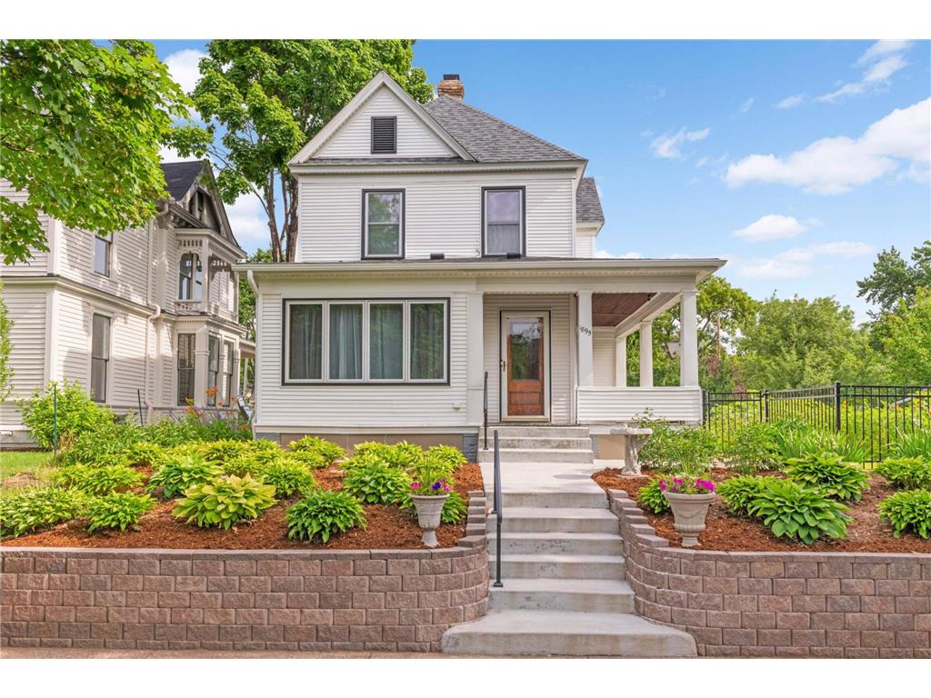 1895 Iglehart Avenue Saint Paul MN 55104 6400778 image1