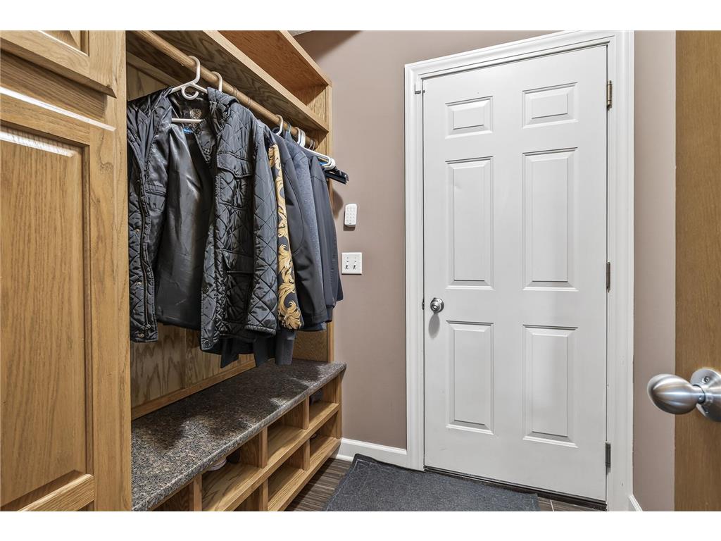 1895 Omega Drive Shakopee MN 55379 6818382 image22