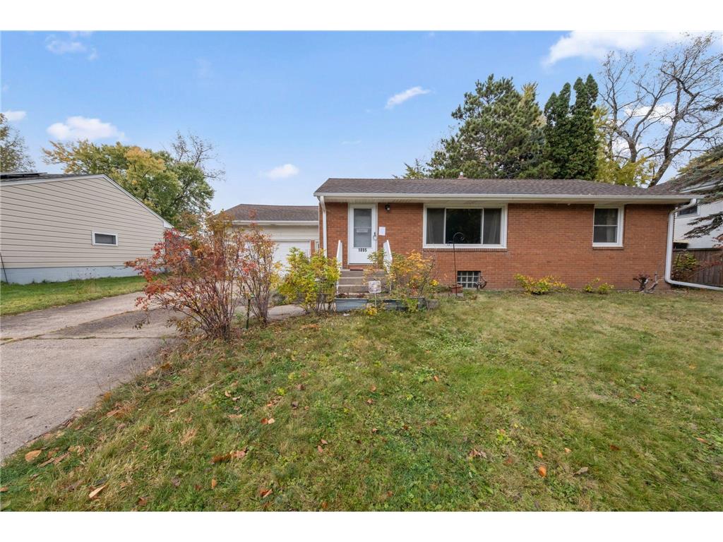 1895 Shryer Avenue W Roseville MN 55113 6793376 image1