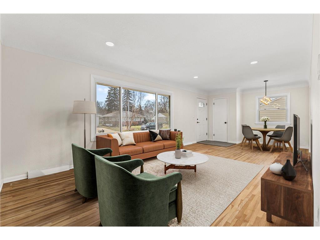 1895 Shryer Avenue W Roseville MN 55113 7046994 image1
