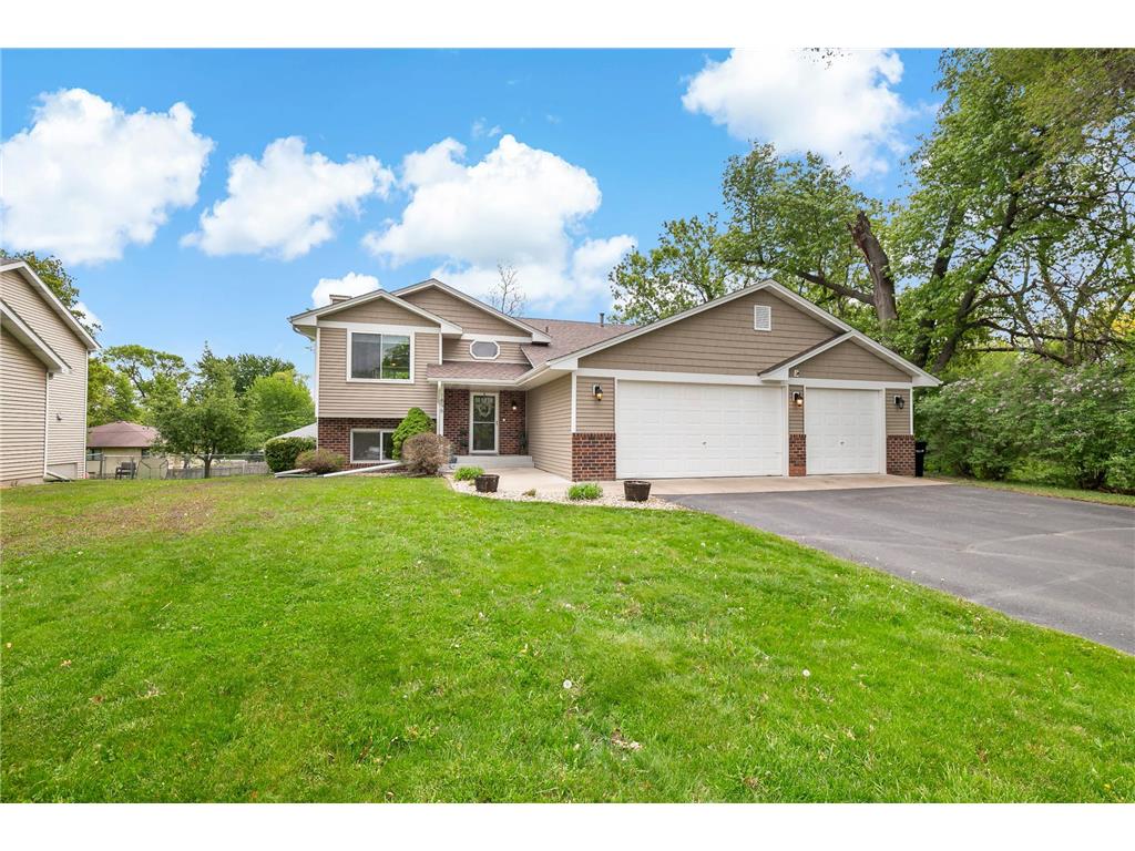 1896 Adele Street Maplewood MN 55109 7085027 image1