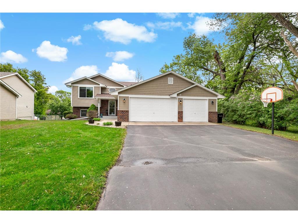 1896 Adele Street Maplewood MN 55109 7085027 image2