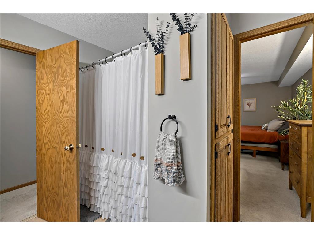 1896 Adele Street Maplewood MN 55109 7085027 image28