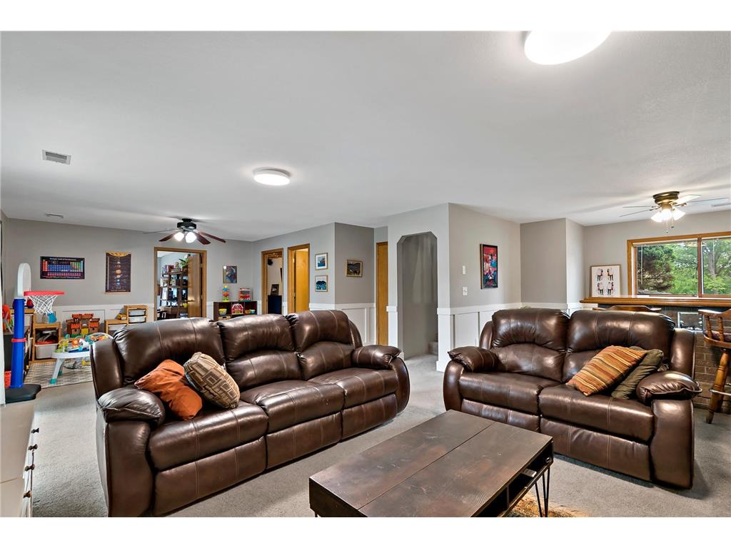 1896 Adele Street Maplewood MN 55109 7085027 image38
