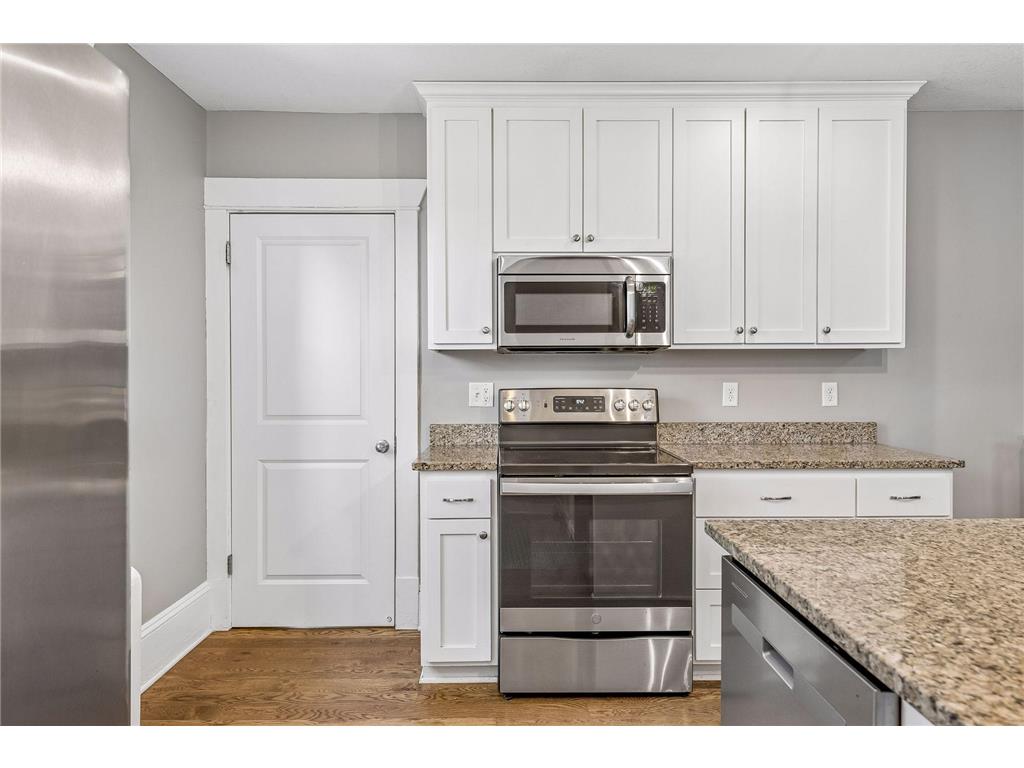 1896 Grand Avenue Saint Paul MN 55105 7060391 image10