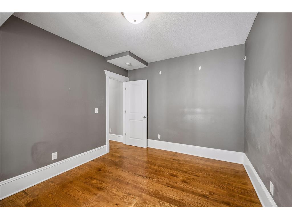 1896 Grand Avenue Saint Paul MN 55105 7060391 image16
