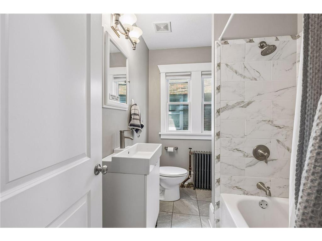 1896 Grand Avenue Saint Paul MN 55105 7060391 image18