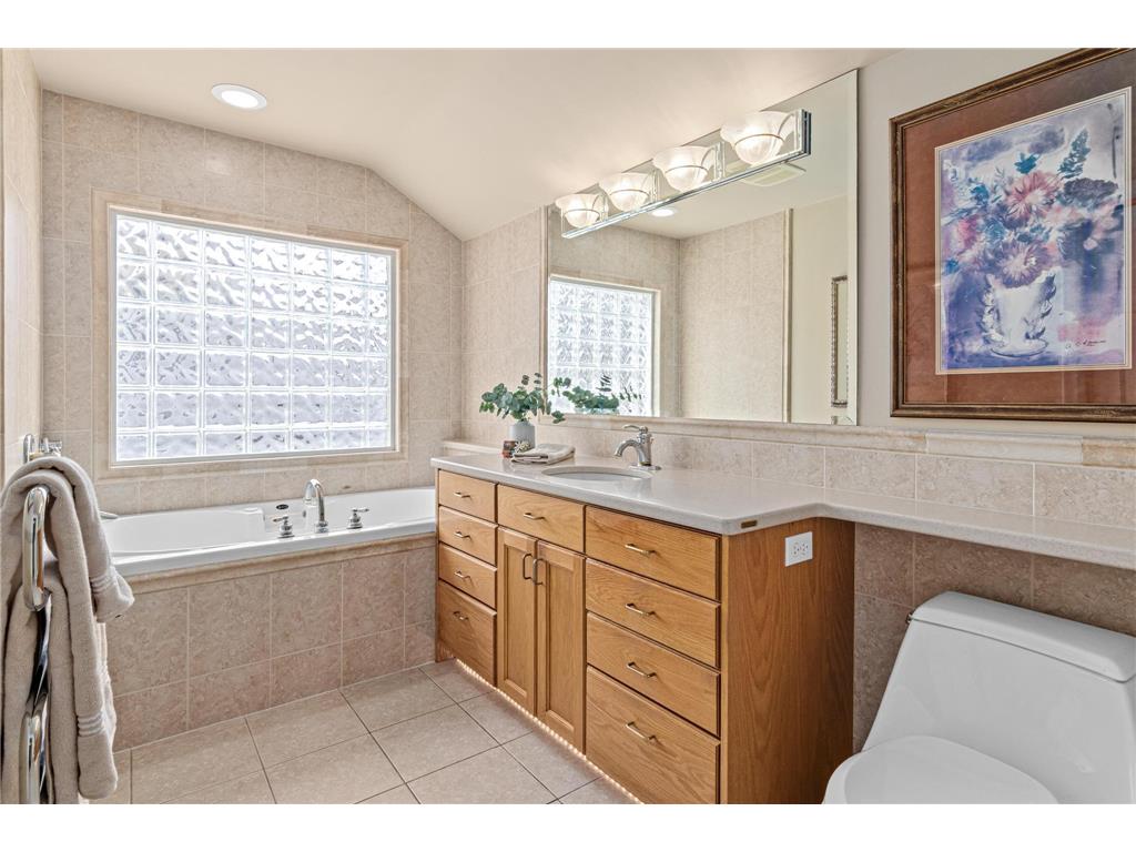 1898 Pinehurst Avenue Saint Paul MN 55116 7048709 image14