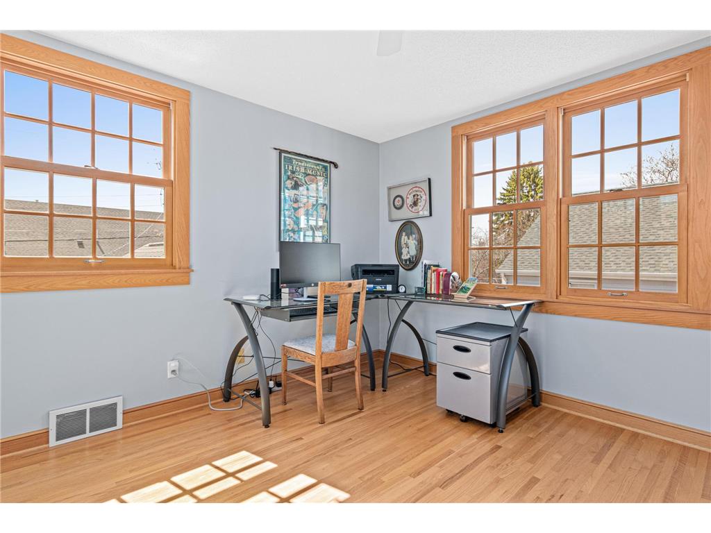 1898 Pinehurst Avenue Saint Paul MN 55116 7048709 image17