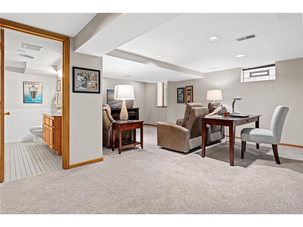 1898 Pinehurst Avenue Saint Paul MN 55116 7048709 image18