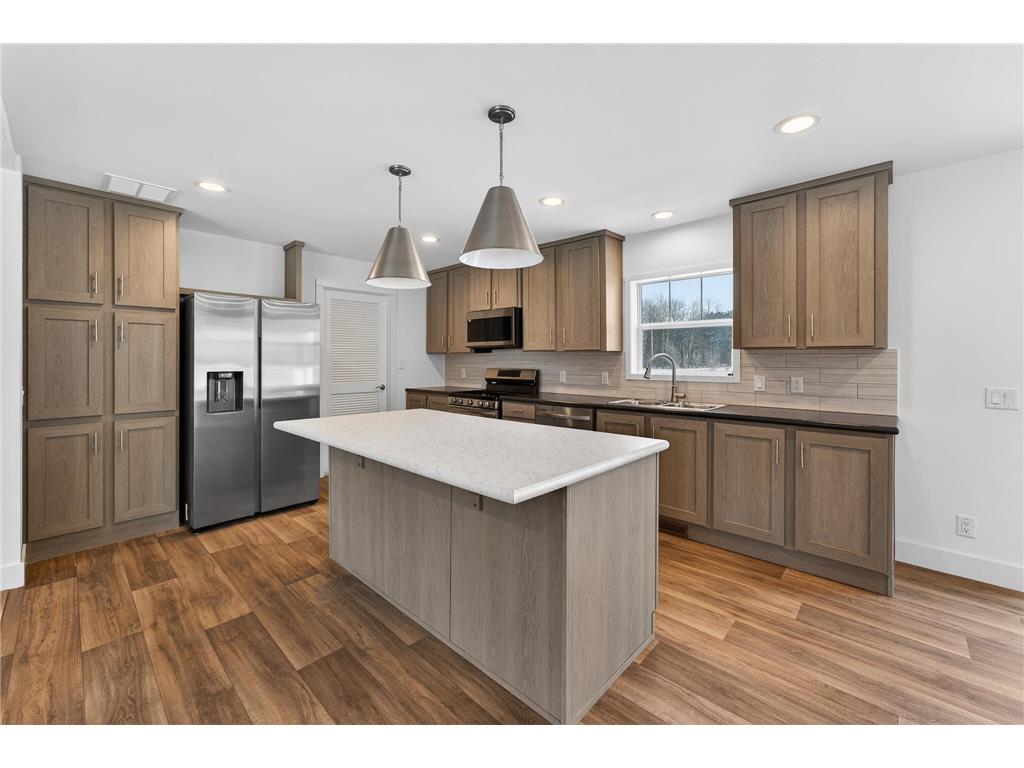 18980 Island View Mora MN 55051 - Fish 6823214 image8