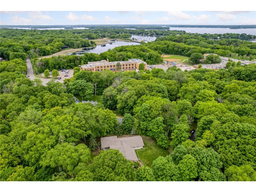 18995 Maple Lane Deephaven MN 55331 6734629 image3