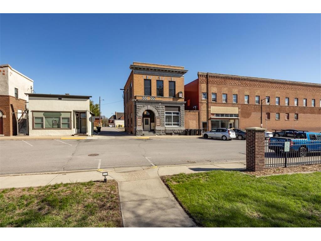 19 2nd Avenue SE Fairfax MN 55332 7062035 image32