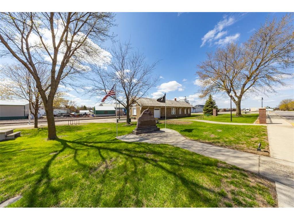 19 2nd Avenue SE Fairfax MN 55332 7062035 image33