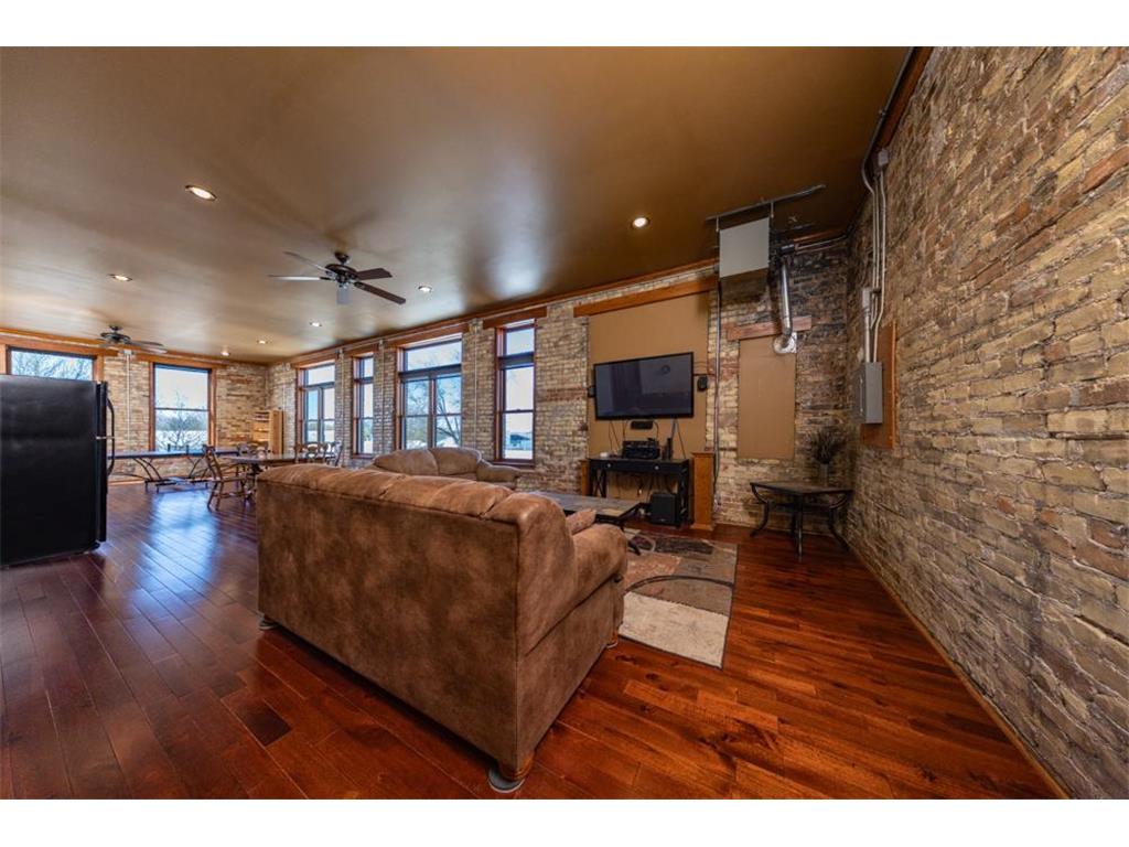 19 2nd Avenue SE Fairfax MN 55332 7062035 image4